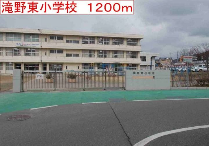 兵庫県加東市上滝野(アパート)の賃貸物件の周辺