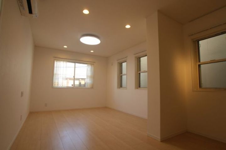 東京都世田谷区奥沢4(一戸建)の賃貸物件の居間