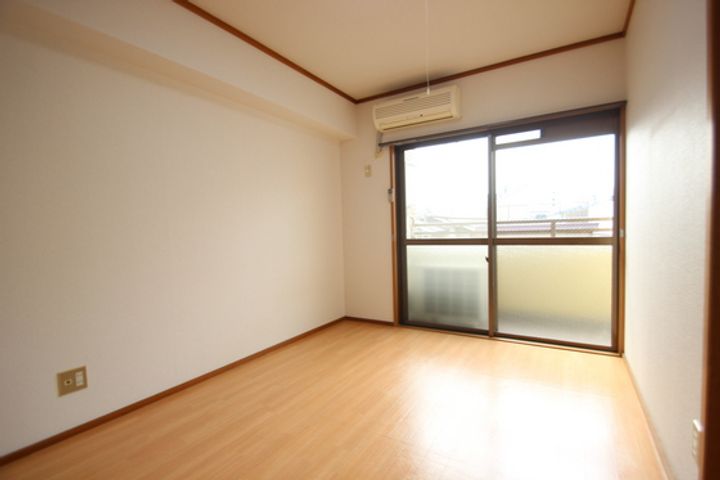 コーポ益の内装