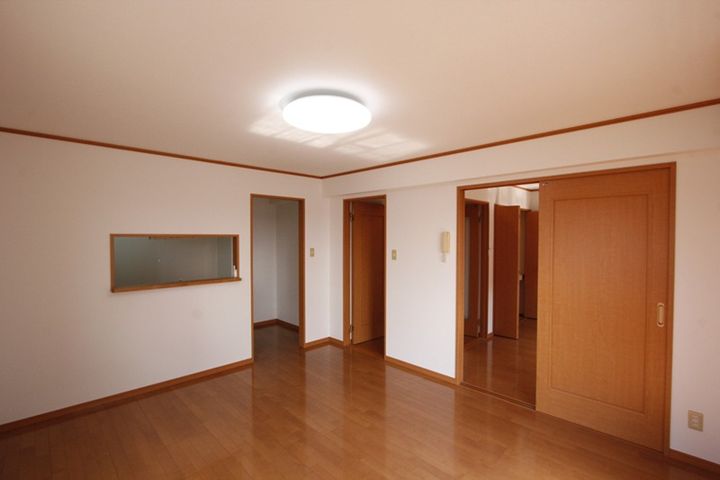 ニューフラワーハウスの居間