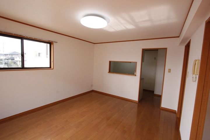 ニューフラワーハウスの居間