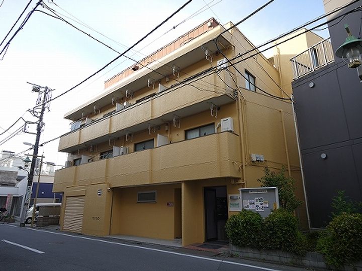 榎本マンションの外観