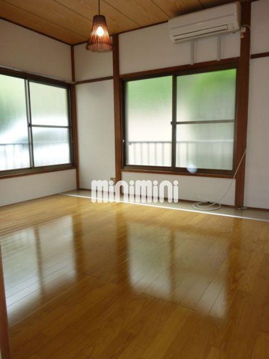 パールハイツ白幡の居間