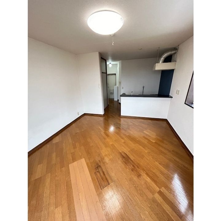 シャローム池田の居間