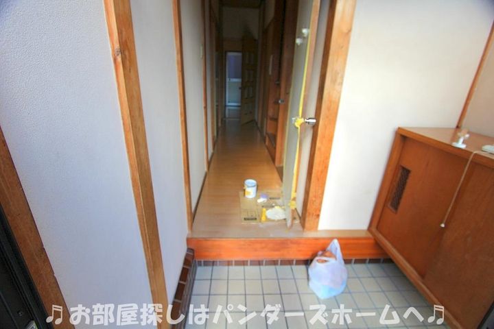 大阪府枚方市堂山3(一戸建)の賃貸物件の玄関