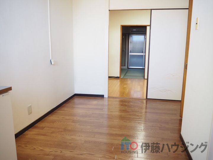 相原マンションの居間