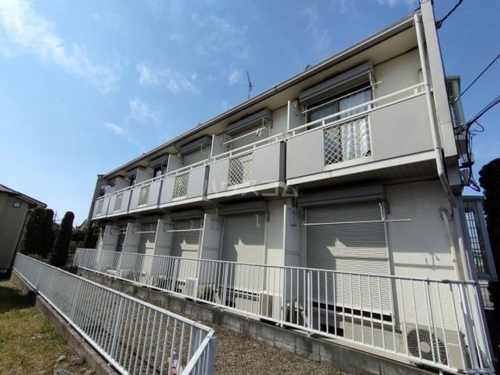 グランジュールB棟の外観