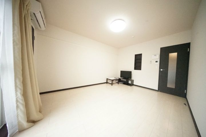 山口県下関市山手町(アパート)の賃貸物件の居間