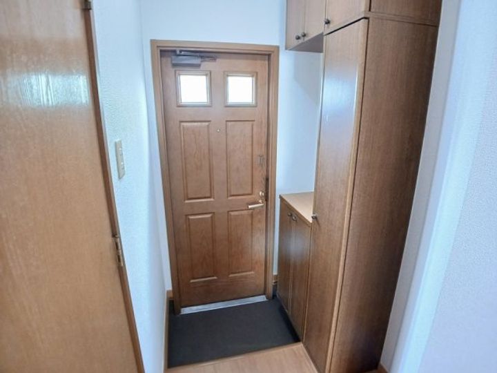 奈良県天理市二階堂上ノ庄町(アパート)の賃貸物件の玄関