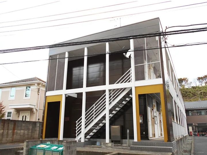 神奈川県横浜市磯子区磯子4(アパート)の賃貸物件の地図