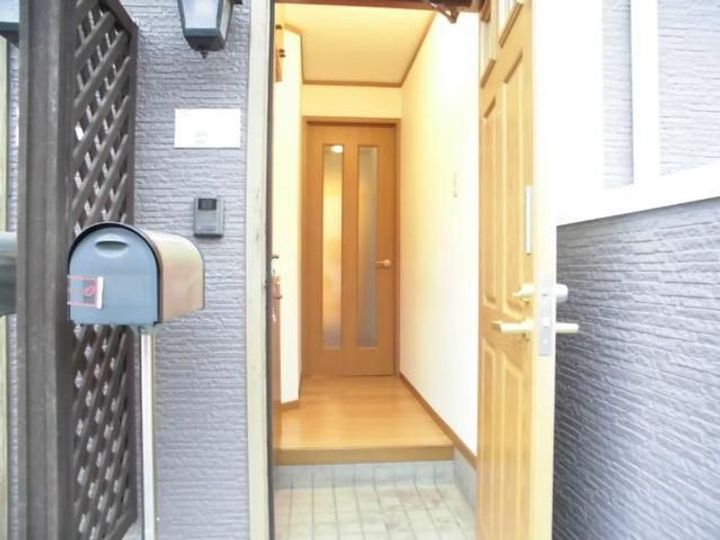栃木県足利市五十部町(アパート)の賃貸物件の玄関
