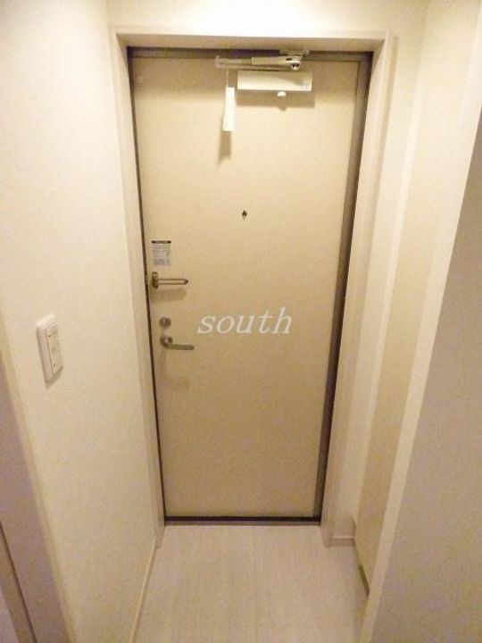 エスタブレ香ヶ丘の玄関