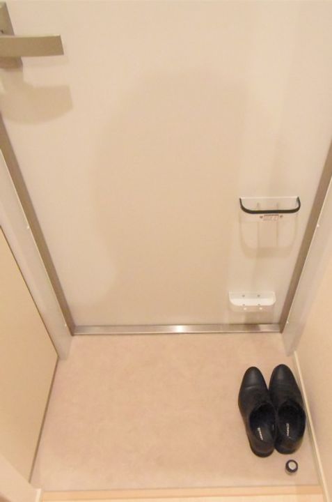 神奈川県横浜市金沢区六浦4(アパート)の賃貸物件の玄関