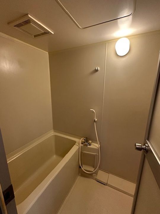 ドゥザーブルIIIの風呂