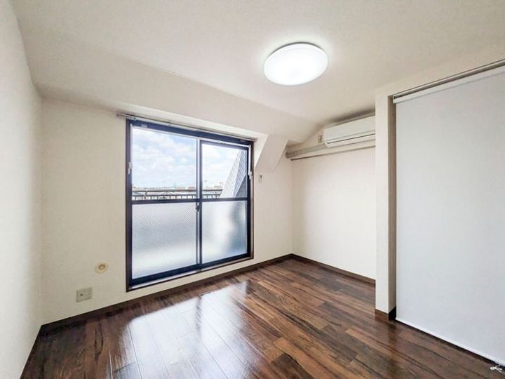 レガシィ小杉の居間