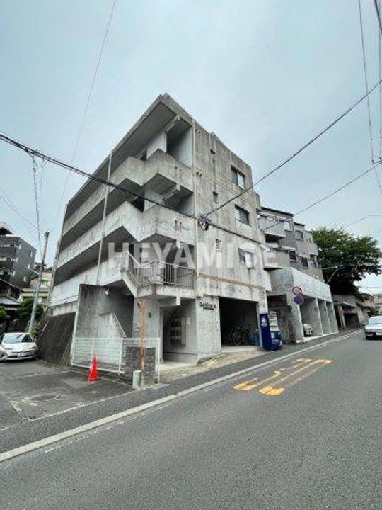 アールグレイ泉の外観