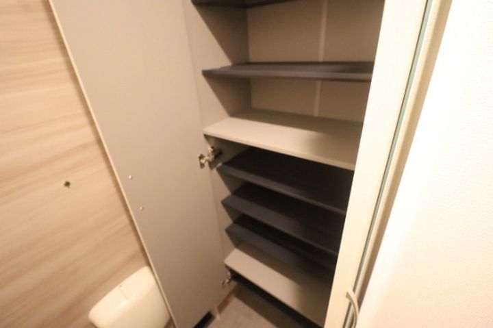 クロッシア本庄の玄関