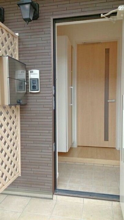 ベル フルーフIの玄関