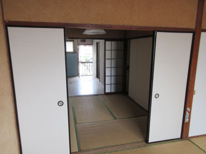 林アパートの居間