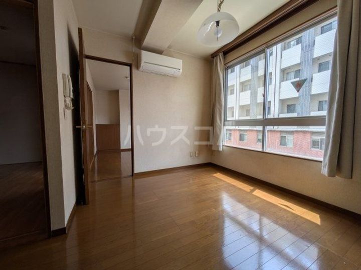 五洋ビルの内装