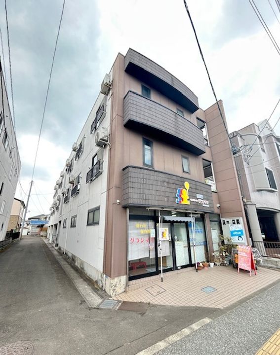 ピース9の外観
