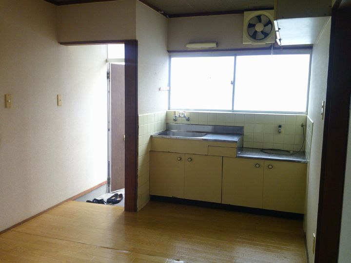 高知県高知市西秦泉寺(アパート)の賃貸物件のキッチン
