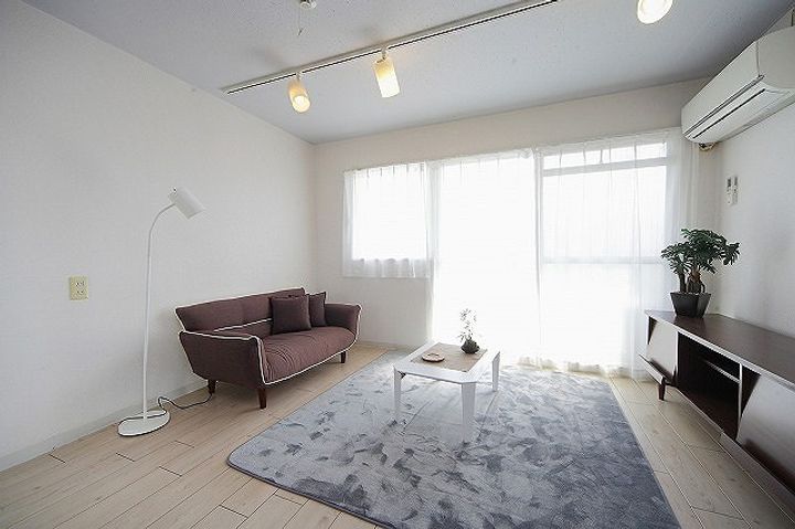 スターパレス津島の居間