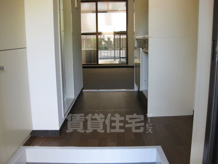 ウエストアベニューの玄関