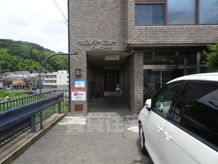 ウエストアベニューの地図