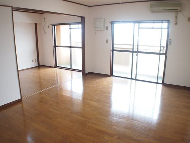 サンワマンションの居間