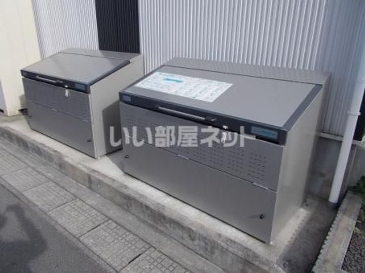 ジュネスアベニールDの地図