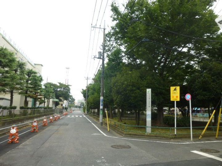 ヒカリオの周辺