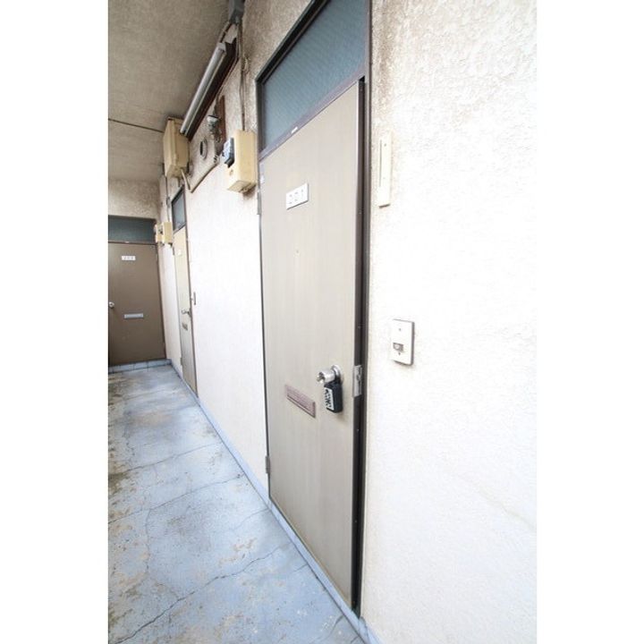 トーオーハイツの玄関