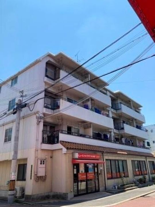 栄平尾マンションの外観