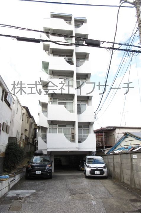 東京都目黒区上目黒4(マンション)の賃貸物件の外観