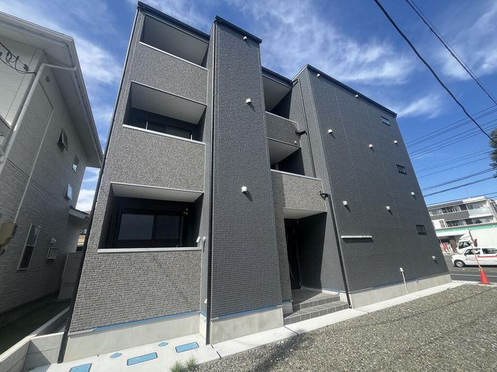 REGALEST三百人町の外観