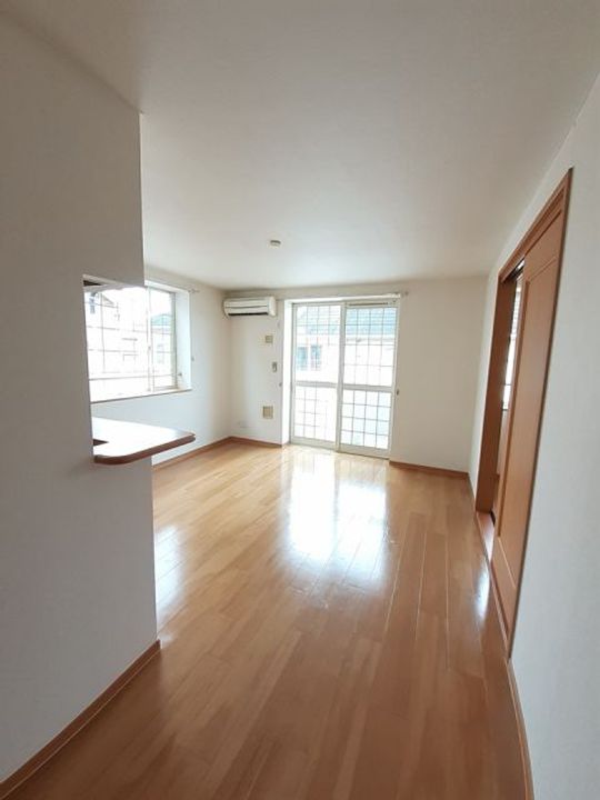 アルバーダ・KIIの居間