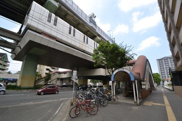 メゾン・ド・カリスの周辺