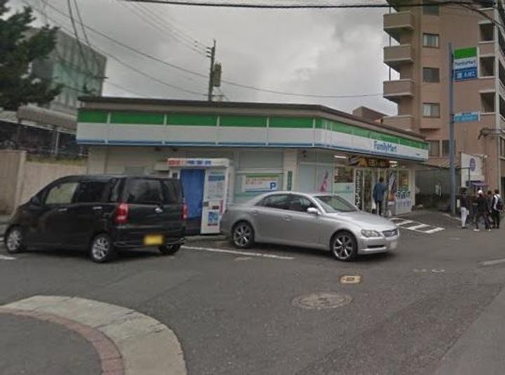 メゾン・ド・カリスの周辺