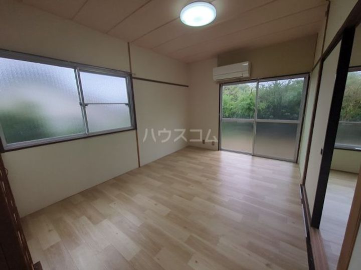 マルイチアパートの居間