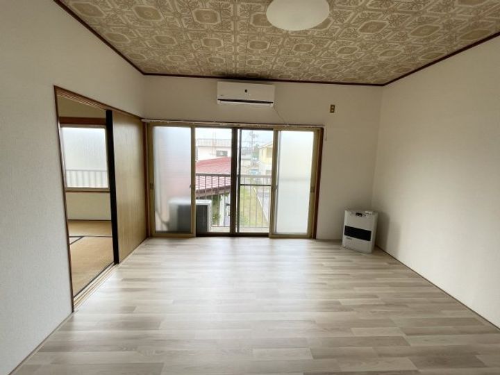 トゥルーホーム(川井荘)の居間