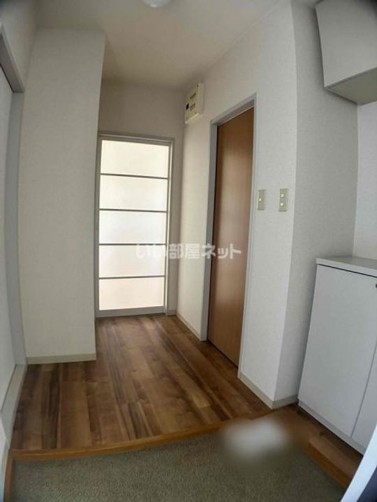 兵庫県加東市上中2(アパート)の賃貸物件の玄関