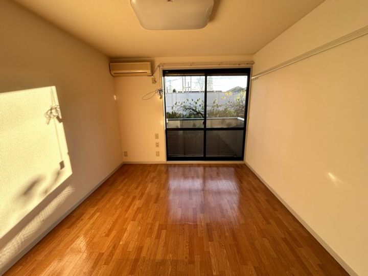 第5岸野ハイツの居間