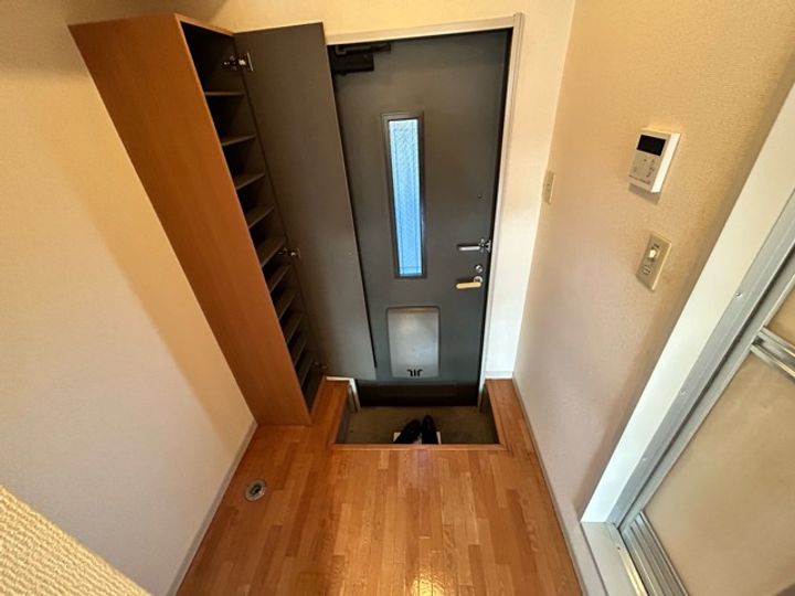 第5岸野ハイツの玄関