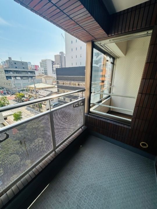 ナヴィール岩船の内装