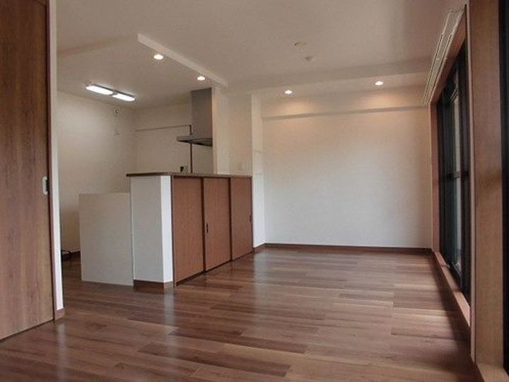 京都府京都市西京区松尾大利町(マンション)の賃貸物件の居間