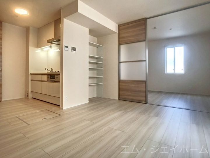 シャルールの居間