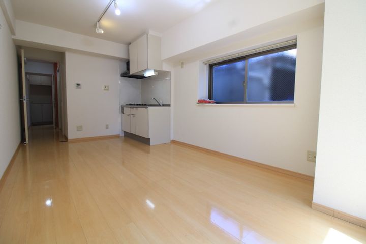 ウィスティリア照国の居間