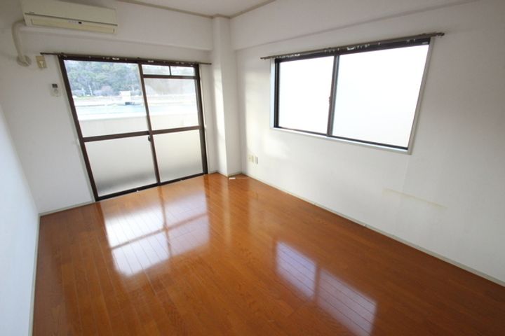 リバーシティー・オガワの居間