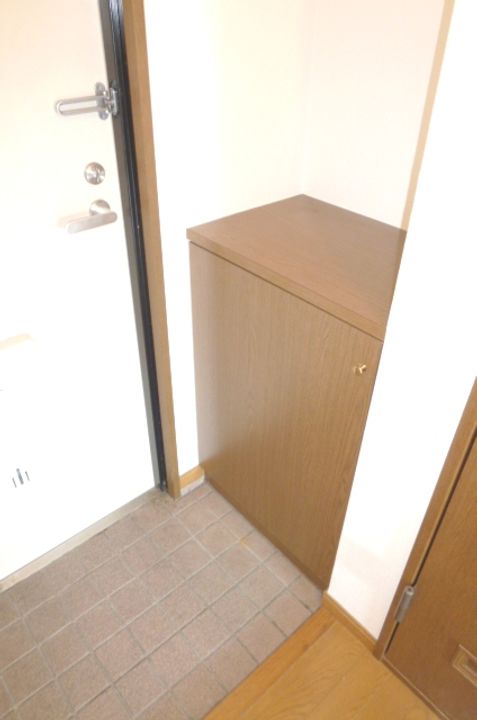 ヴィラージュIの玄関